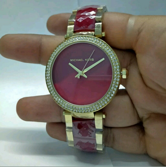 Brand new Michael Kors Choronograph ladies watch - Picture 4 of 6